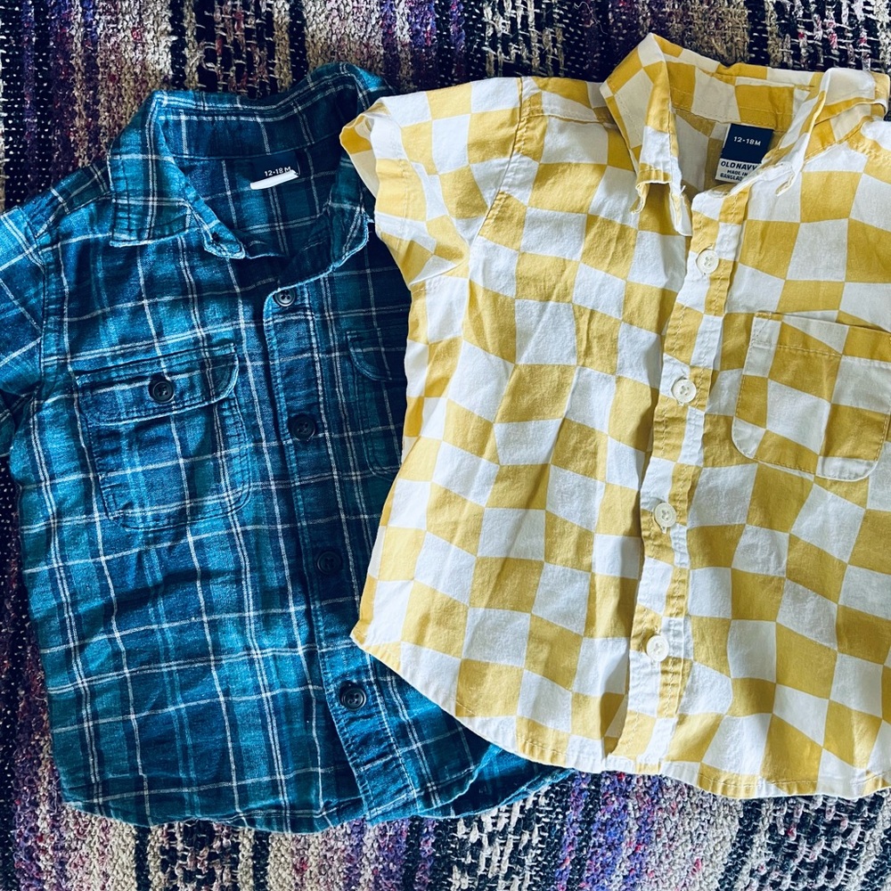 Old Navy toddler boys short sleeve button up shirts 12-18 month
